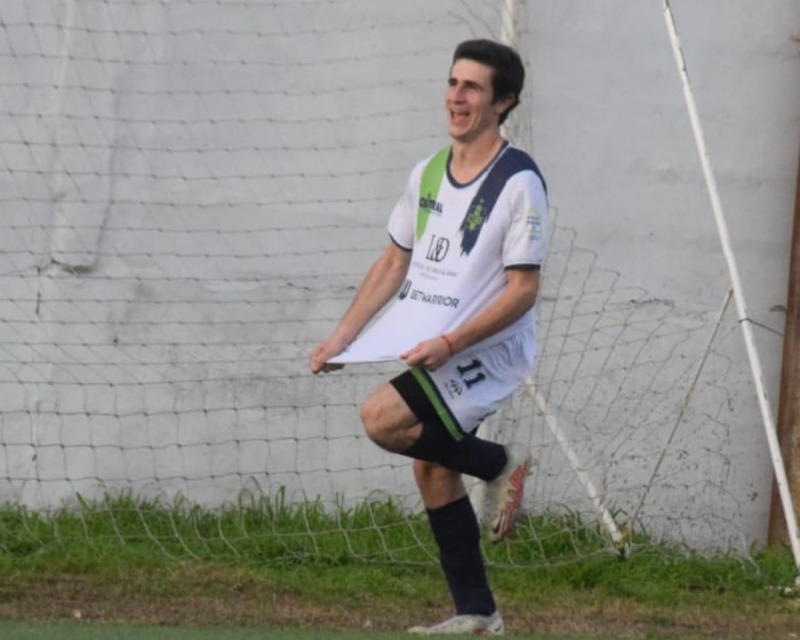 Siguen los movimientos en el mercado de pases de f�tbol local